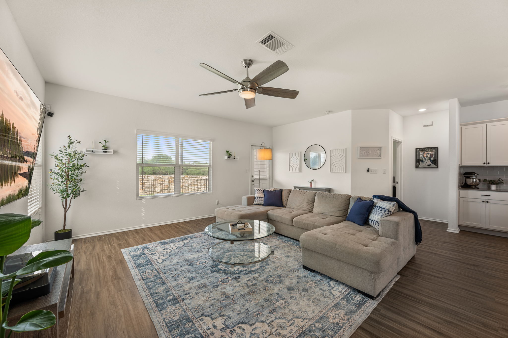 124 Double Mountain Road Georgetown, TX 78628 - Photo 14 of 37