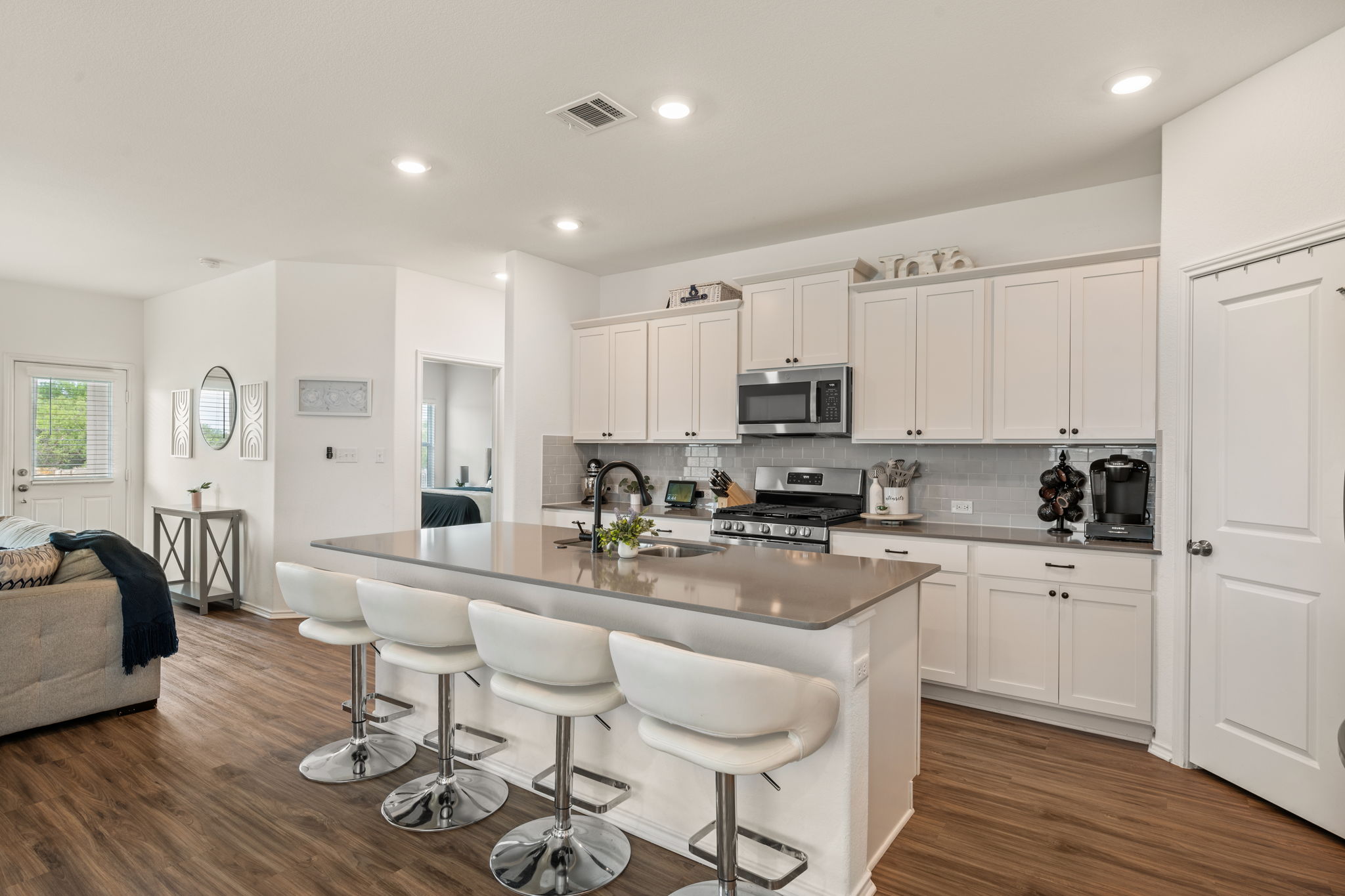 124 Double Mountain Road Georgetown, TX 78628 - Photo 5 of 37