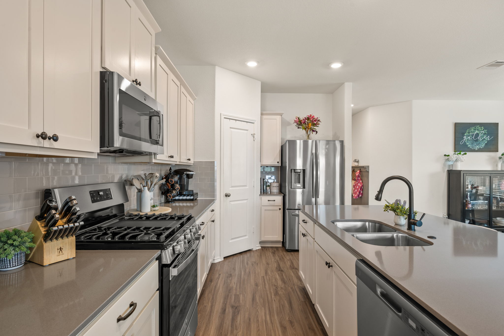 124 Double Mountain Road Georgetown, TX 78628 - Photo 8 of 37