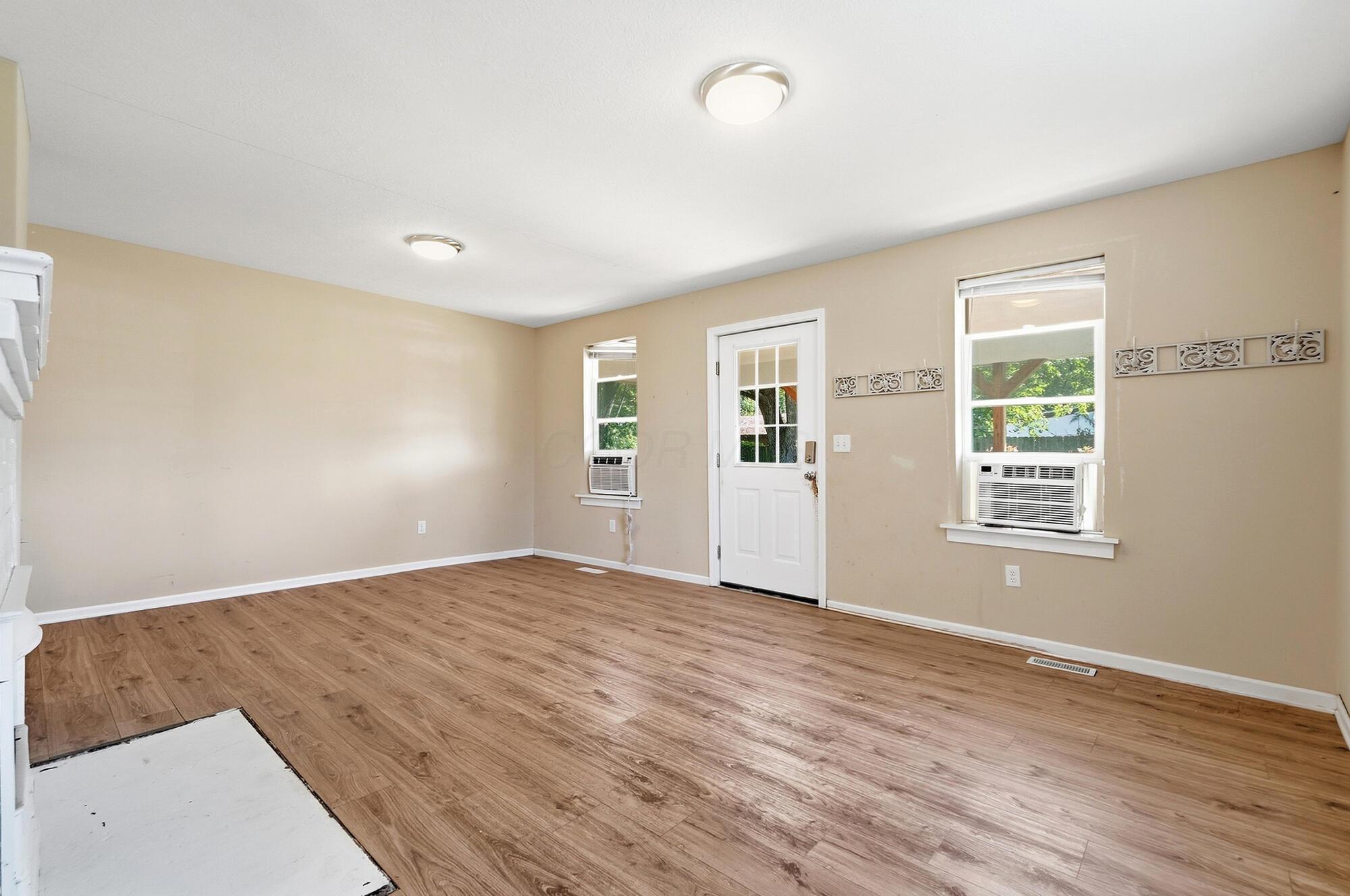 5097 Columbia Road Southwest Pataskala, OH 43062 - Photo 7 of 45 074