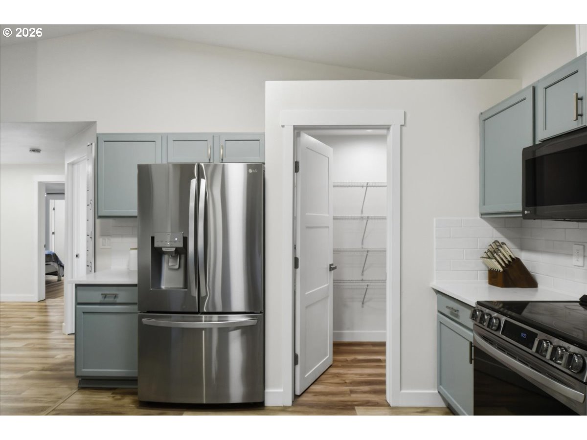 108 Powder Hill Drive Kalama, WA 98625 - Photo 11 of 45 Kitchen