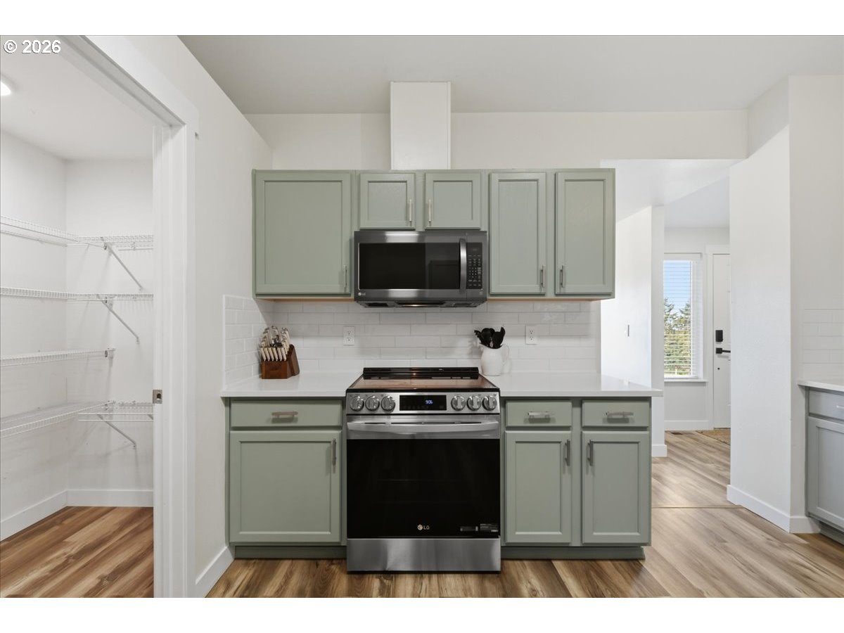 108 Powder Hill Drive Kalama, WA 98625 - Photo 9 of 45 Kitchen