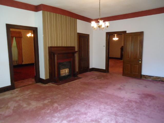 216 North Walnut Street Springfield, TN 37172 - Photo 14 of 20 Sitting room on main floor. This could also be used as a 3rd bedroom on main floor.