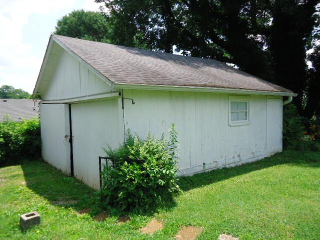 216 North Walnut Street Springfield, TN 37172 - Photo 6 of 20 Detached garage