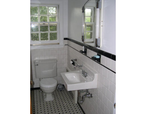7 Riverbank Road Salem, MA 01970 - Photo 4 of 7 Gallery Image 4