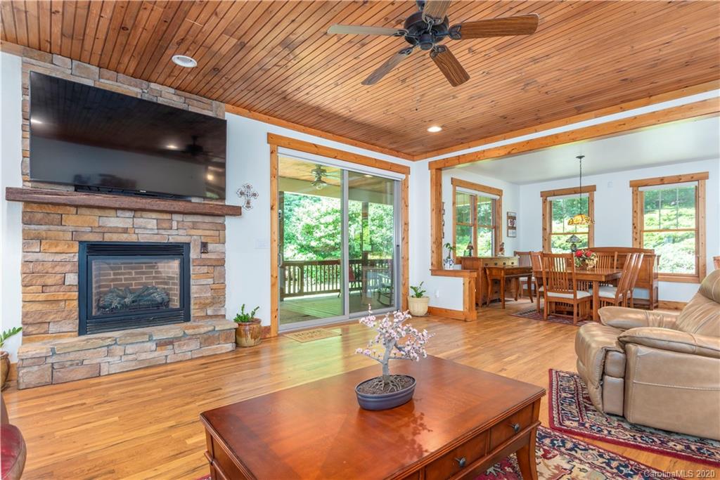 133 Ladderback Ridge Waynesville, NC 28785 - Photo 4 of 27 Gallery Image 4