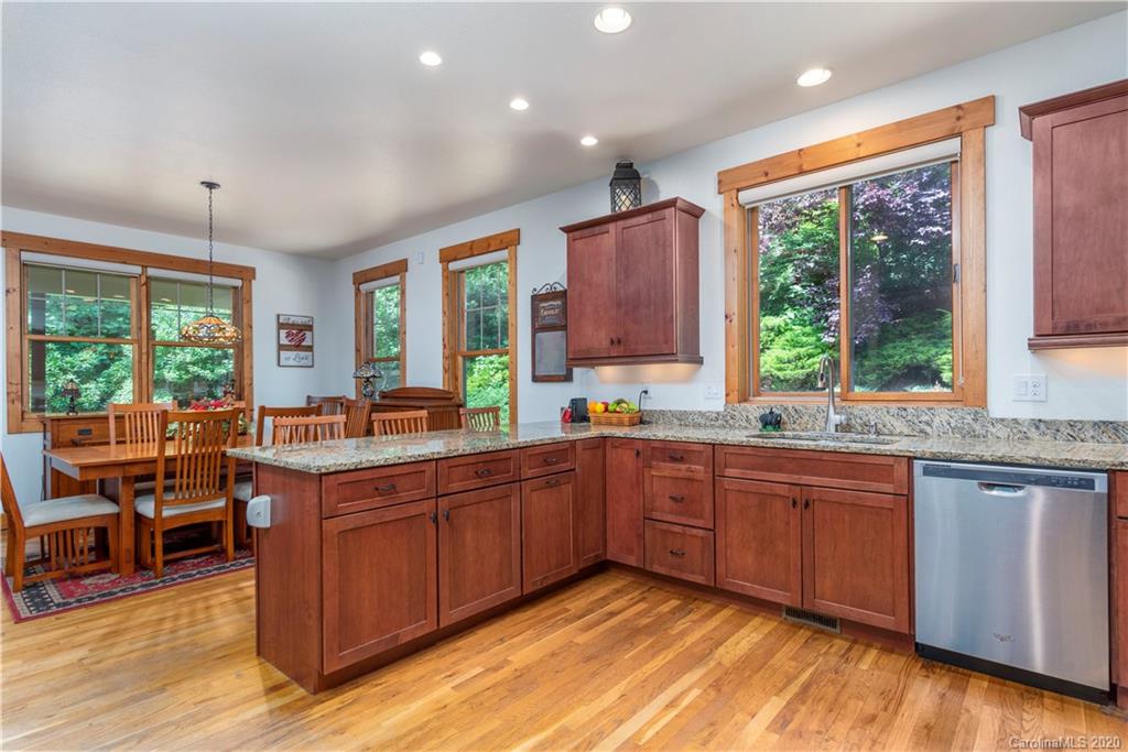 133 Ladderback Ridge Waynesville, NC 28785 - Photo 8 of 27 Gallery Image 8
