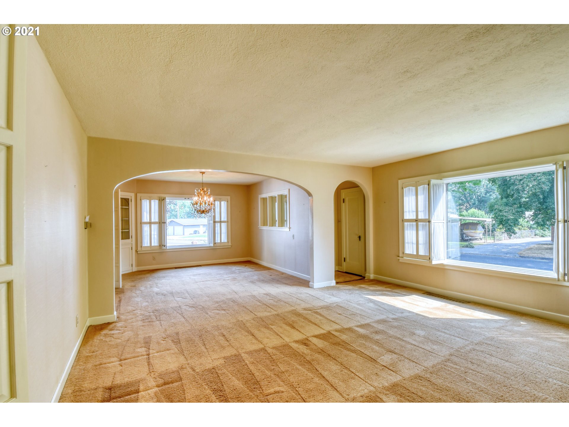 1543 Southwest 41st Street Pendleton, OR 97801 - Photo 4 of 32 Gallery Image 4