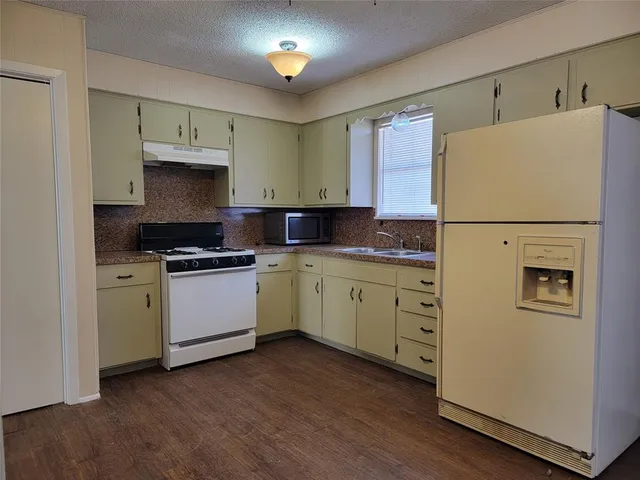 $4,000 | 5374 Alamo Drive, Abilene, TX 79605