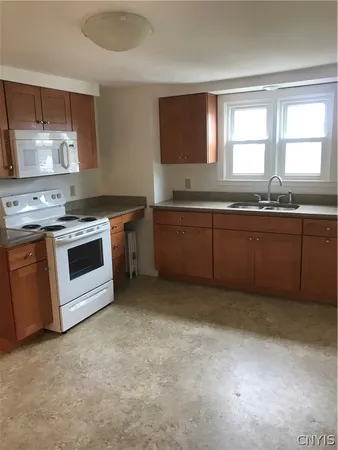 $1,600 | 44 Westmoreland Street, Whitestown, NY 13492