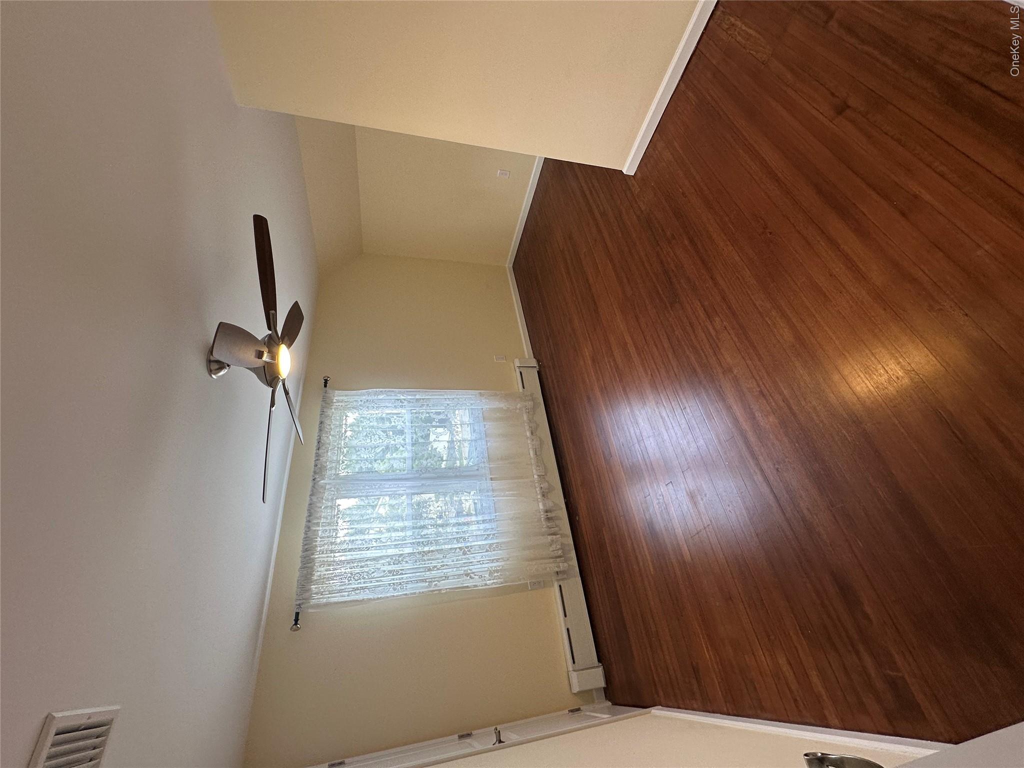 5 Ashwood Road Port Washington, NY 11050 - Photo 13 of 20
