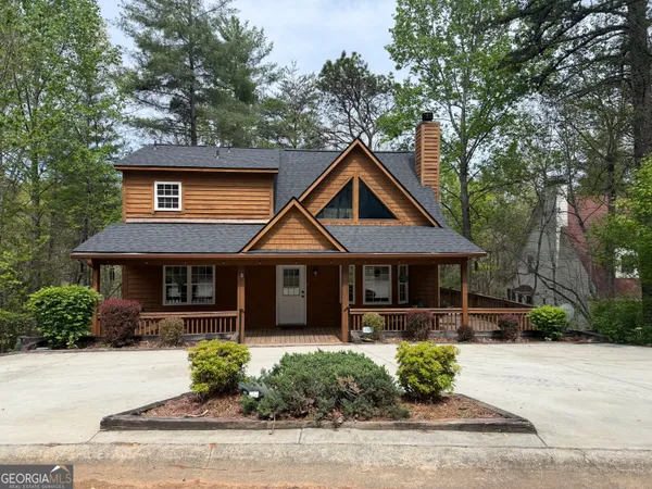 a house view with a outdoor space