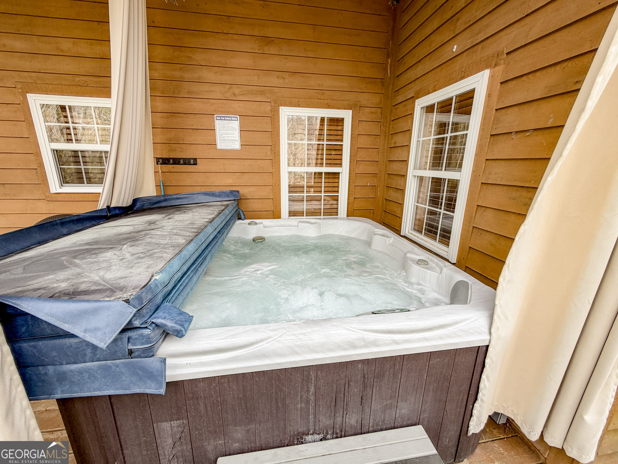 703 Zeppelin Strasse Helen, GA 30545 - Photo 27 of 28 a view of a living room