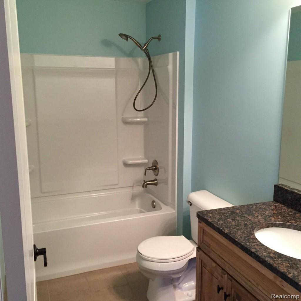 9401 Hegel Road Goodrich, MI 48438 - Photo 13 of 19 First Floor Bathroom