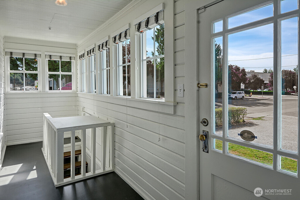 5403 Maynard Avenue South Seattle, WA 98108 - Photo 14 of 26 a view of livingroom with furniture