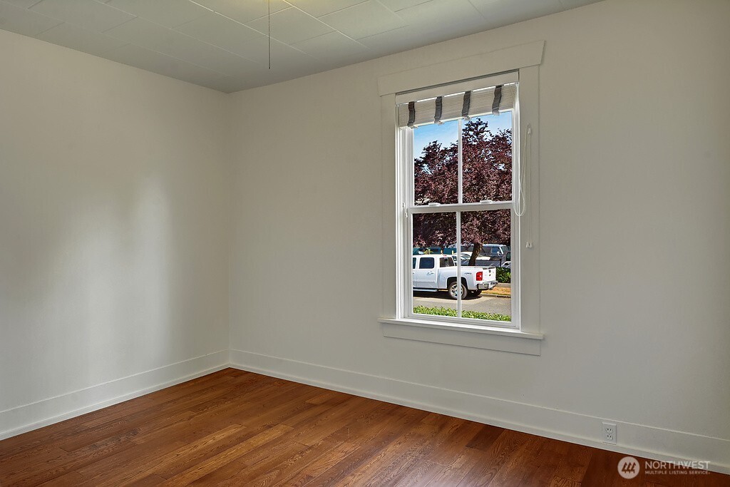 5403 Maynard Avenue South Seattle, WA 98108 - Photo 16 of 26 a view of a window in a room