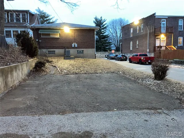 $208,900 | 3105 Chariton Street, St. Louis, MO 63111