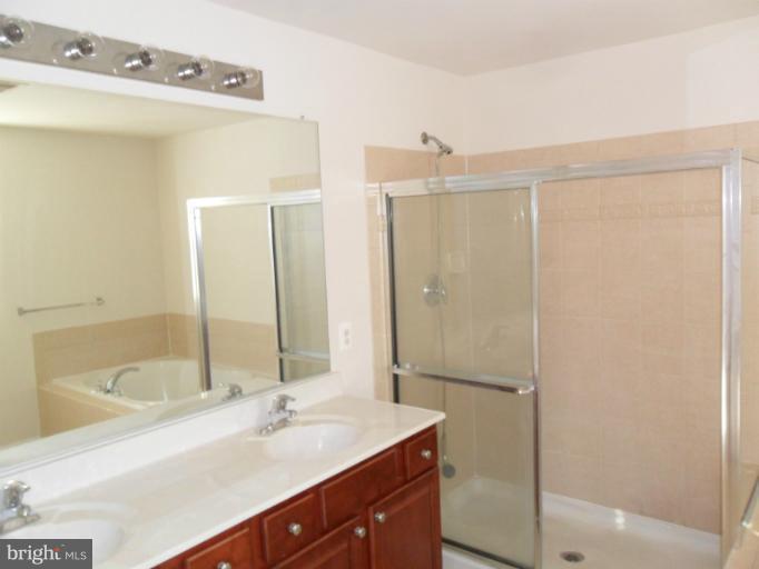 7528 Roxy Drive Windsor Mill, MD 21244 - Photo 6 of 30 Bath (Master)
