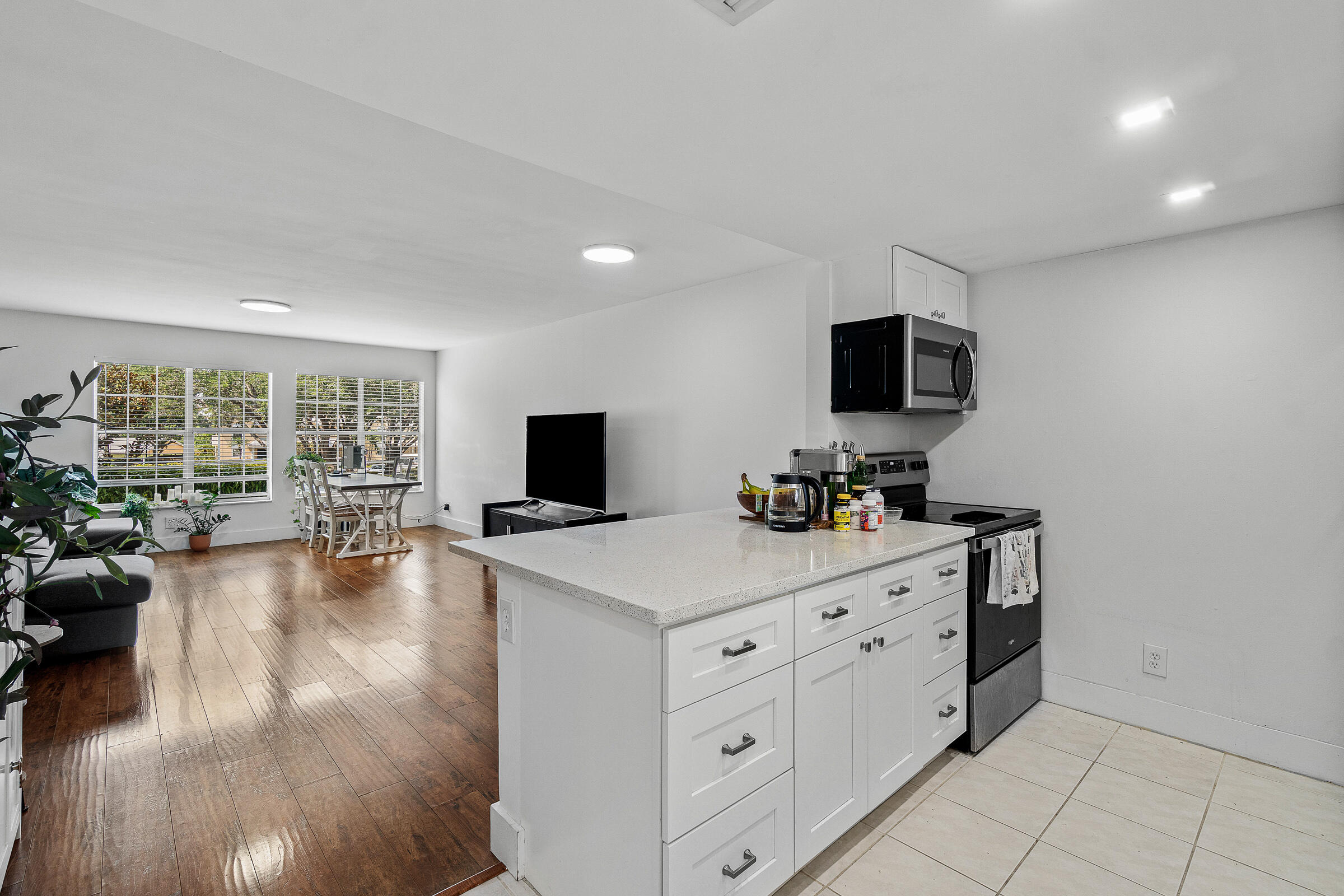6283 La Costa Drive, Unit E Boca Raton, FL 33433 - Photo 11 of 38 13-6283 La Costa Dr E-MLS