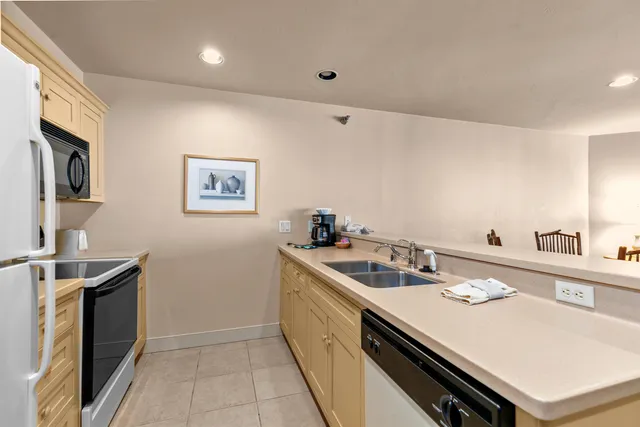 $309,800 | 107 North 1st Avenue, Unit 323/325, Sturgeon Bay, WI 54235