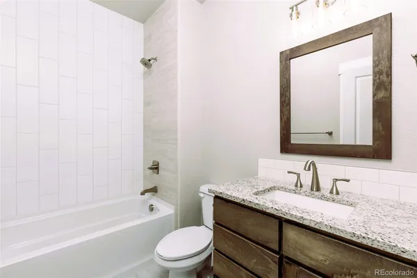 $980,000 | 7 Annie Lane, Keenesburg, CO 80643