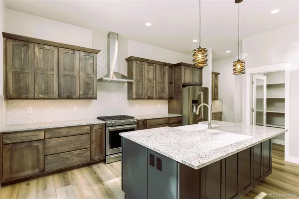 $980,000 | 7 Annie Lane, Keenesburg, CO 80643