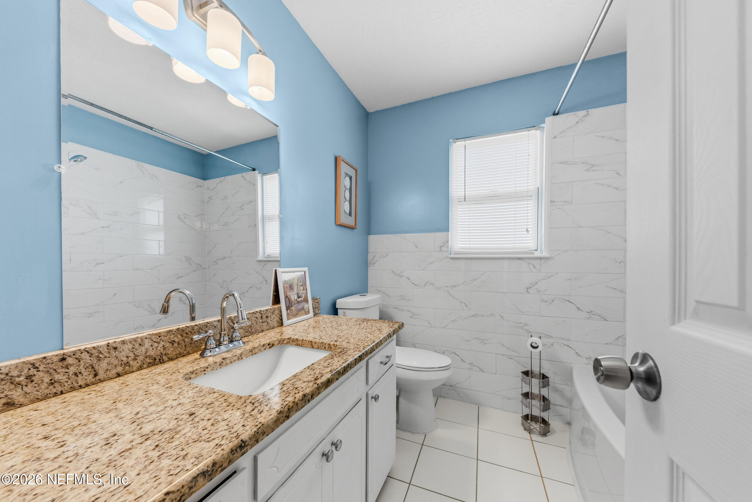 7255 Floral Ridge Drive Jacksonville, FL 32277 - Photo 17 of 25 Guest bathroom