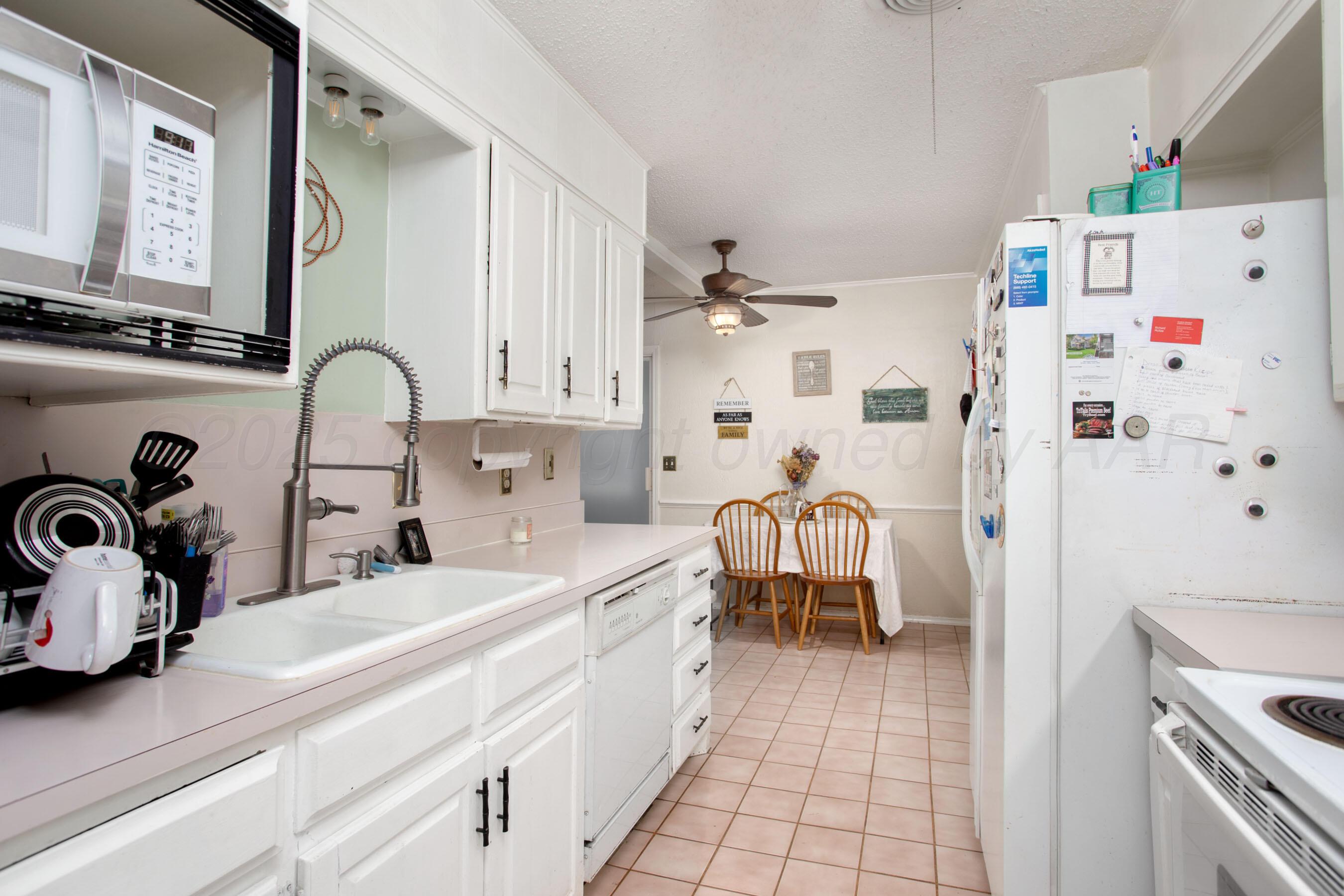 3205 Wind Song Drive Amarillo, TX 79103 - Photo 8 of 22 kitchen