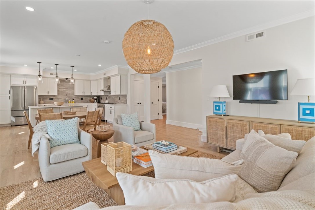 2 Eastnor Road, Unit D Newport, RI 02840 - Photo 5 of 24