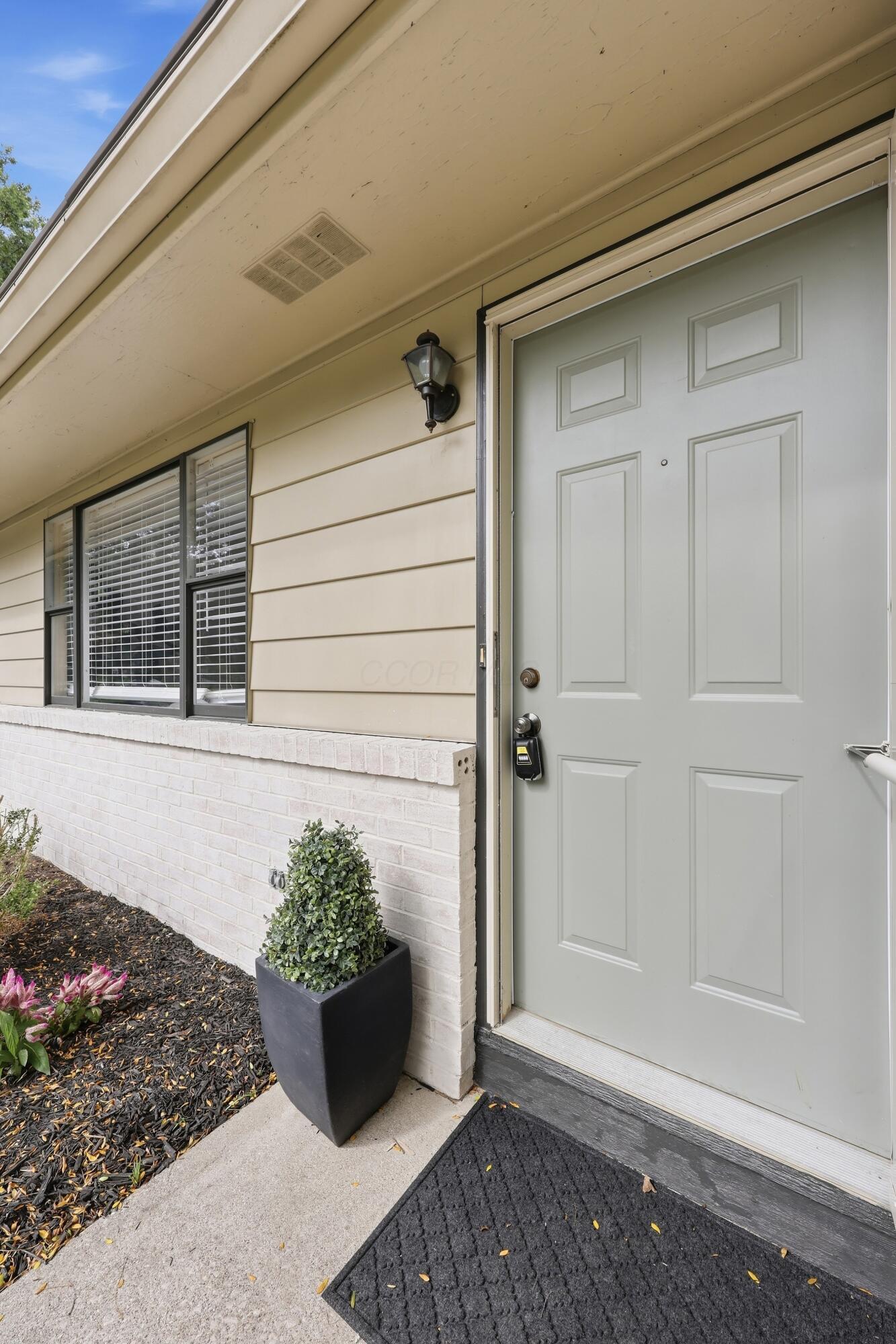 6747 Merwin Road East Columbus, OH 43235 - Photo 7 of 38 32_0a7a3545