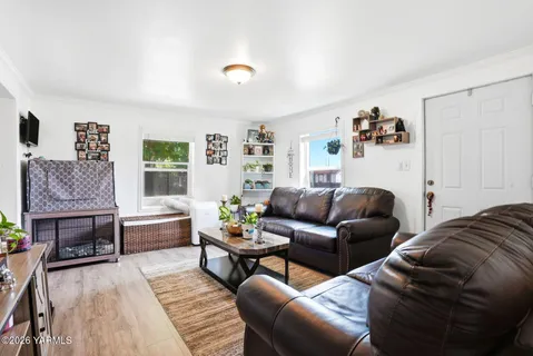 $257,500 | 114 C Street East, Wapato, WA 98951