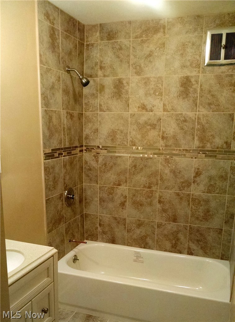 4323 Redding Road Cleveland, OH 44109 - Photo 6 of 11 Gallery Image 6