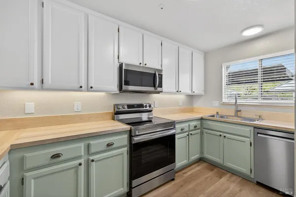 $379,000 | 209 Elbridge Avenue, Unit F, Cloverdale, CA 95425