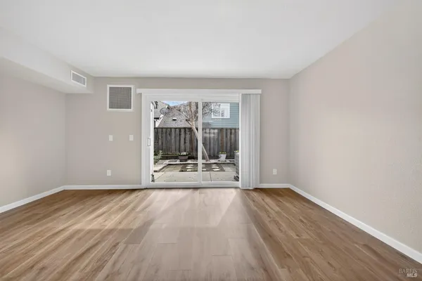 $374,000 | 209 Elbridge Avenue, Unit F, Cloverdale, CA 95425