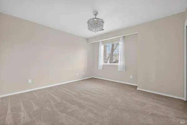 $374,000 | 209 Elbridge Avenue, Unit F, Cloverdale, CA 95425