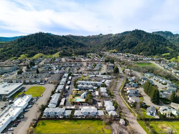 $374,000 | 209 Elbridge Avenue, Unit F, Cloverdale, CA 95425