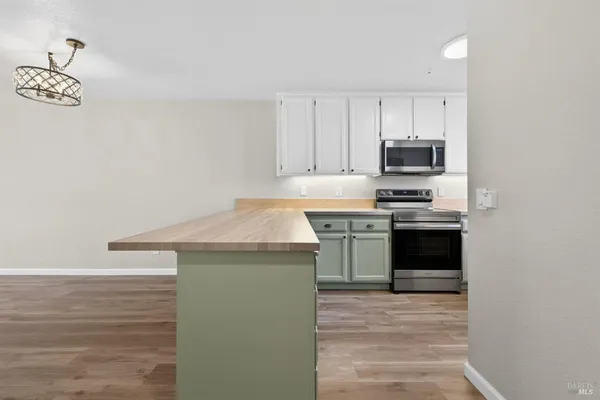 $379,000 | 209 Elbridge Avenue, Unit F, Cloverdale, CA 95425