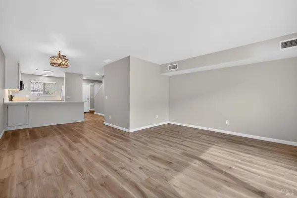 $374,000 | 209 Elbridge Avenue, Unit F, Cloverdale, CA 95425