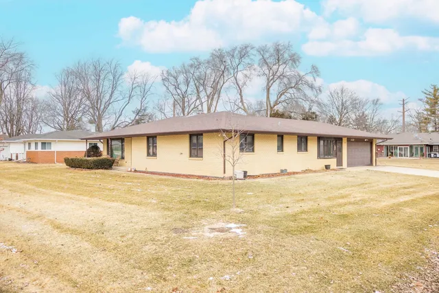 $359,900 | 3321 Caroline Drive, Joliet, IL 60435