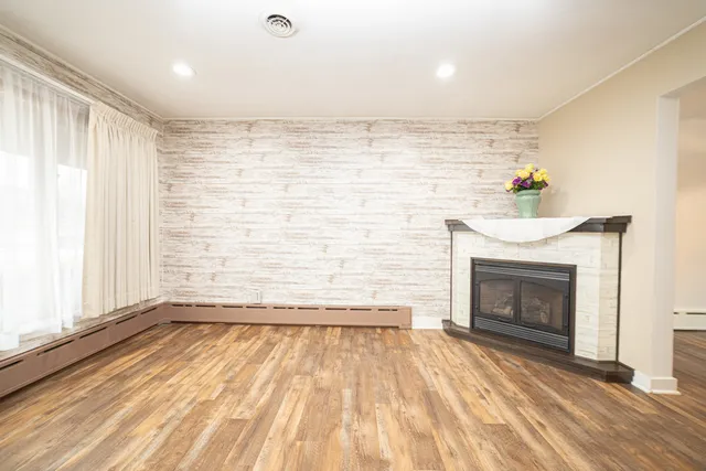 $359,900 | 3321 Caroline Drive, Joliet, IL 60435