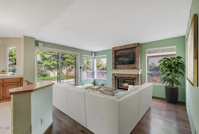 $999,000 | 2211 Pebble Beach Trail, Oxnard, CA 93036