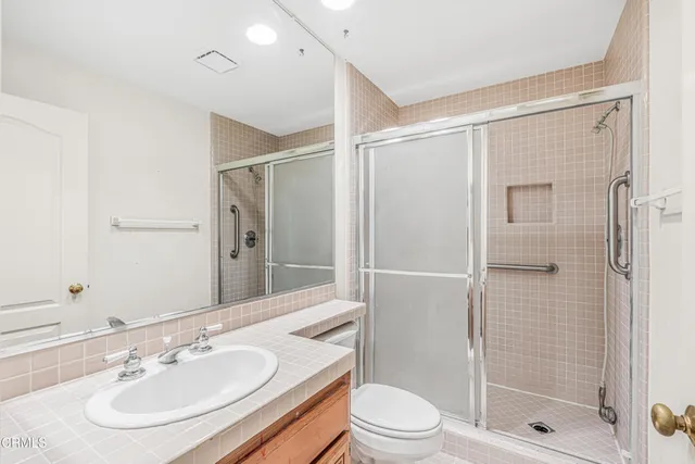 $999,000 | 2211 Pebble Beach Trail, Oxnard, CA 93036