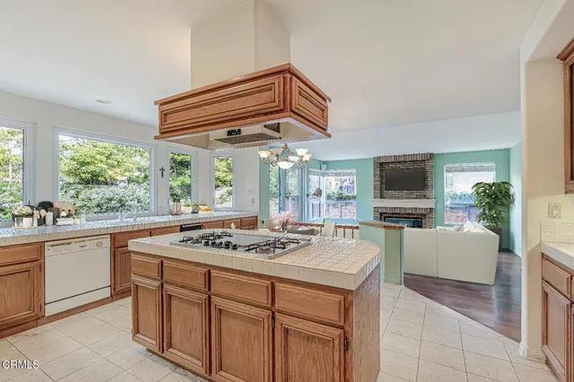 $999,000 | 2211 Pebble Beach Trail, Oxnard, CA 93036