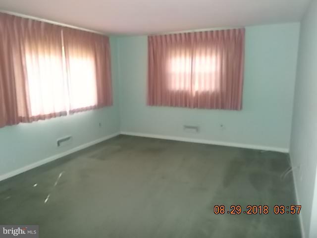 6106 Chanceford Road Baltimore, MD 21228 - Photo 5 of 12 Interior (General)