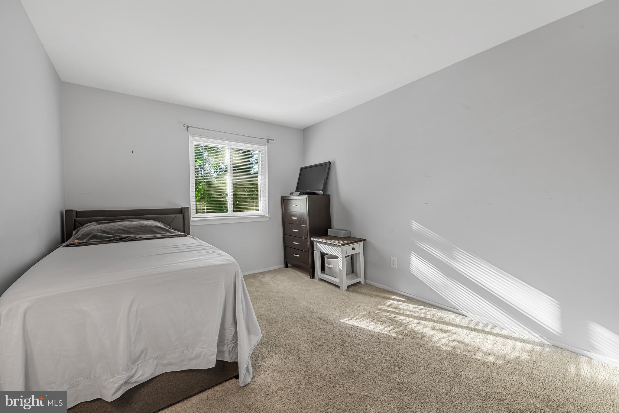 19300 Thomas Farm Road Gaithersburg, MD 20886 - Photo 16 of 26 Bedroom #3