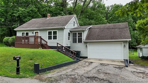$275,000 | 323 Estella Avenue, New Albany, IN 47150