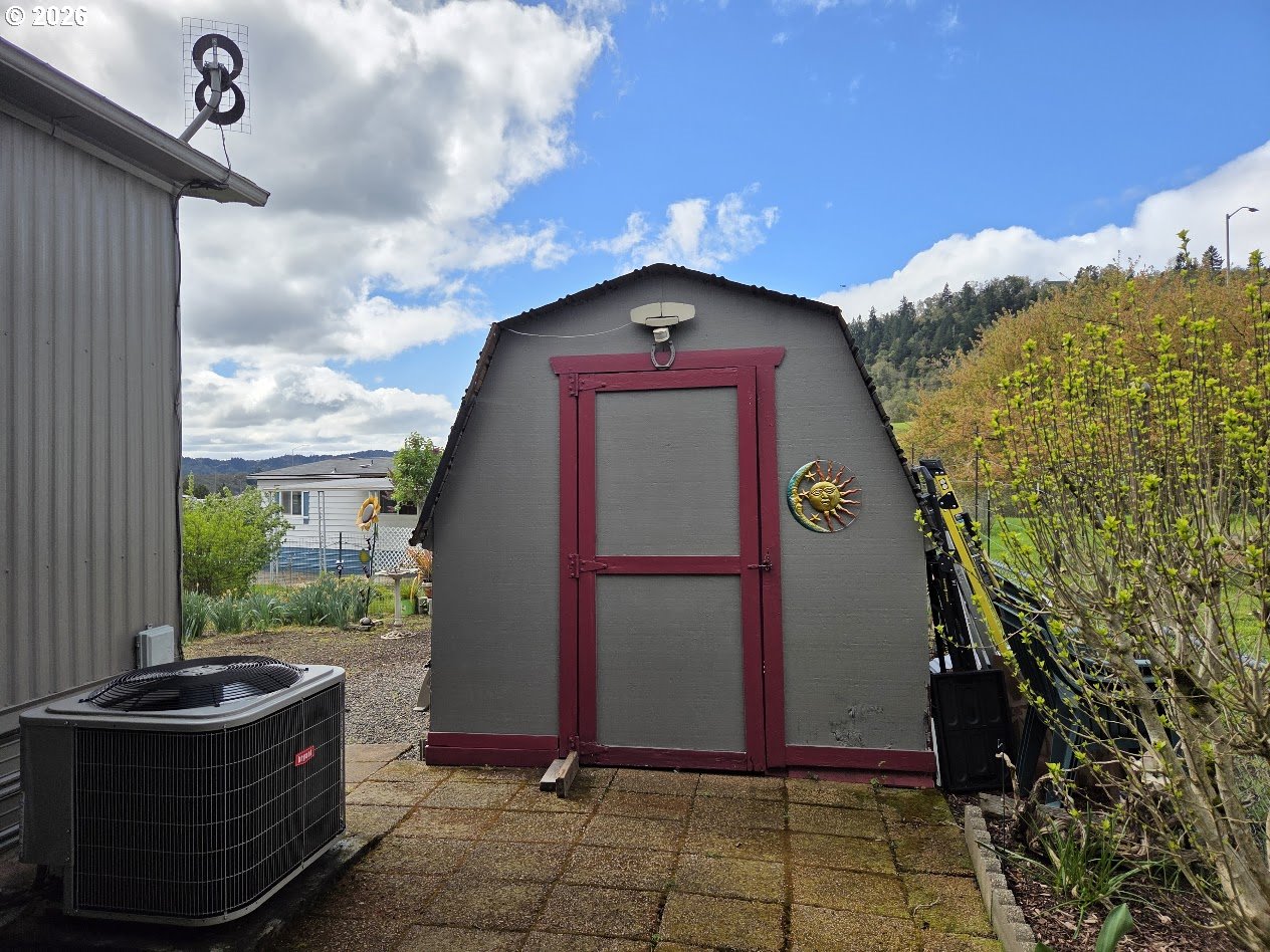 508 Shadow Ranch Lane Roseburg, OR 97470 - Photo 31 of 33