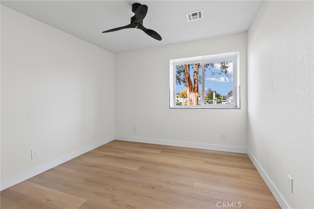5658 Prancing Deer Road Paso Robles, CA 93446 - Photo 18 of 31 an empty room with a window