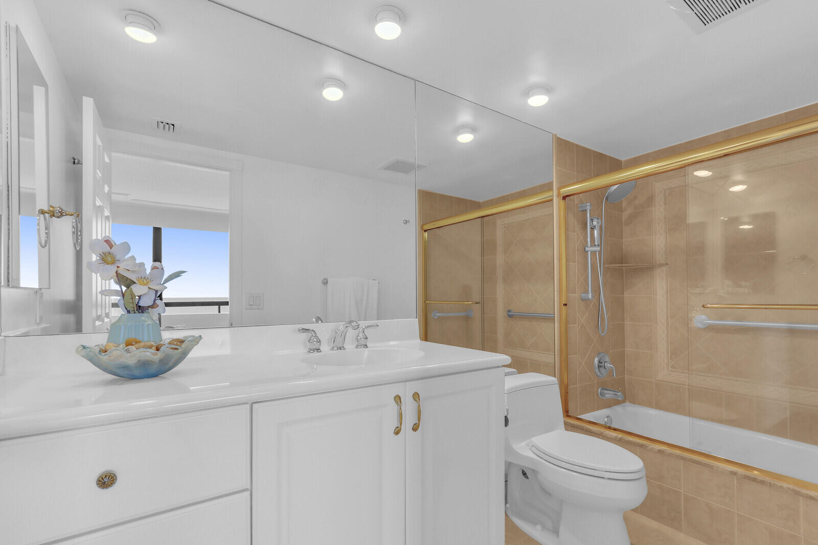 4000 North Ocean Drive, Unit 1702 Singer Island, FL 33404 - Photo 37 of 48 36_Image_36_mls