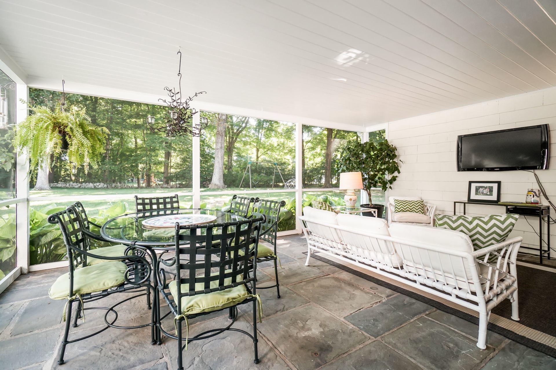 311 Briscoe Road New Canaan, CT 06840 - Photo 9 of 42 45